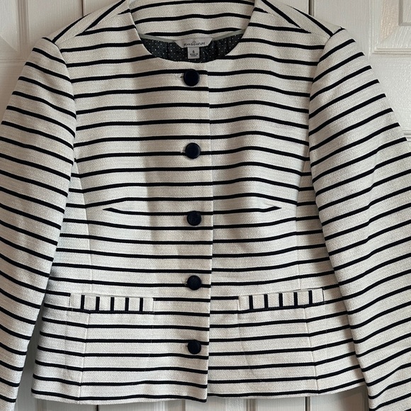 L.L.Bean Signature Collarless Striped Textured Cropped Blazer – Women’s Size 6 - Picture 2 of 11
